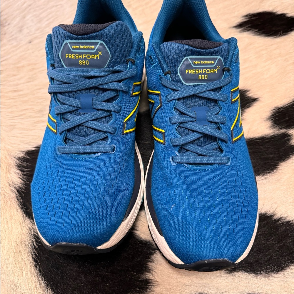 New Balance Fresh Foam 880v11 Running Shoes - Men's Size 10.5